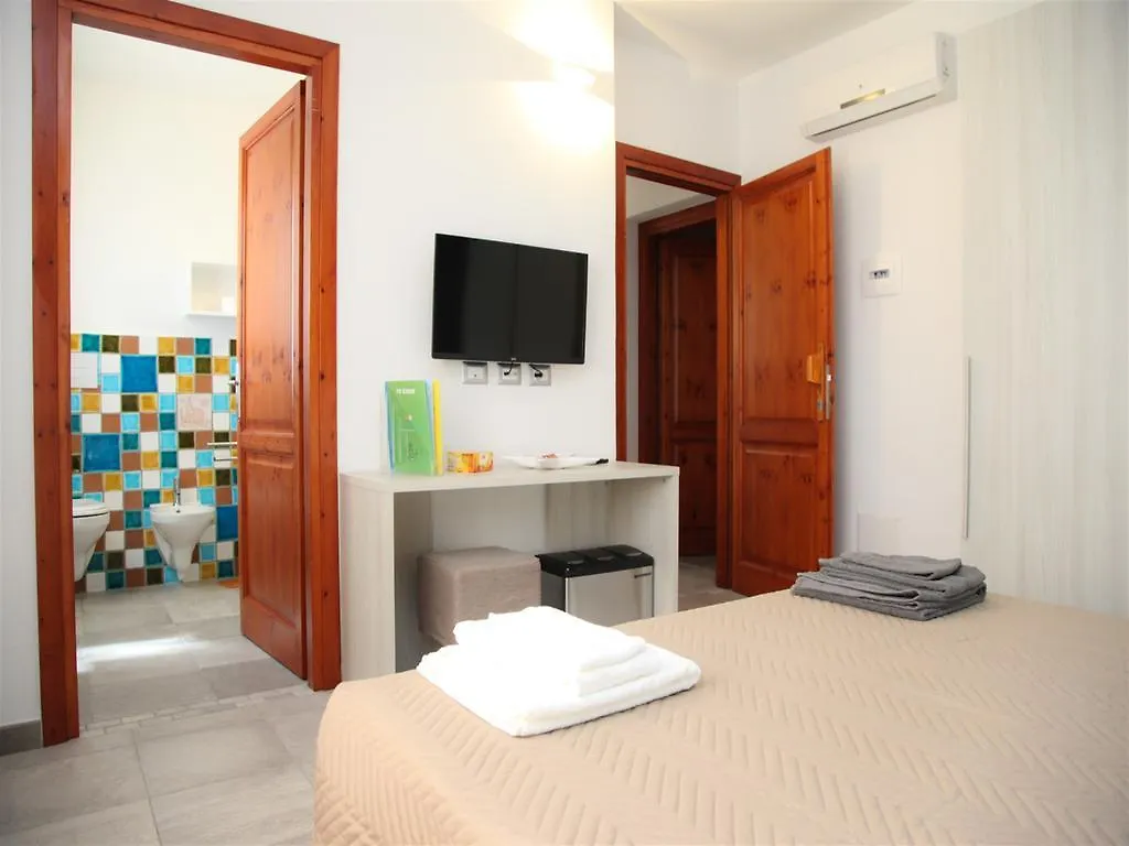 Guest house Le Stanze Del Centro Hotel San Teodoro  Italy
